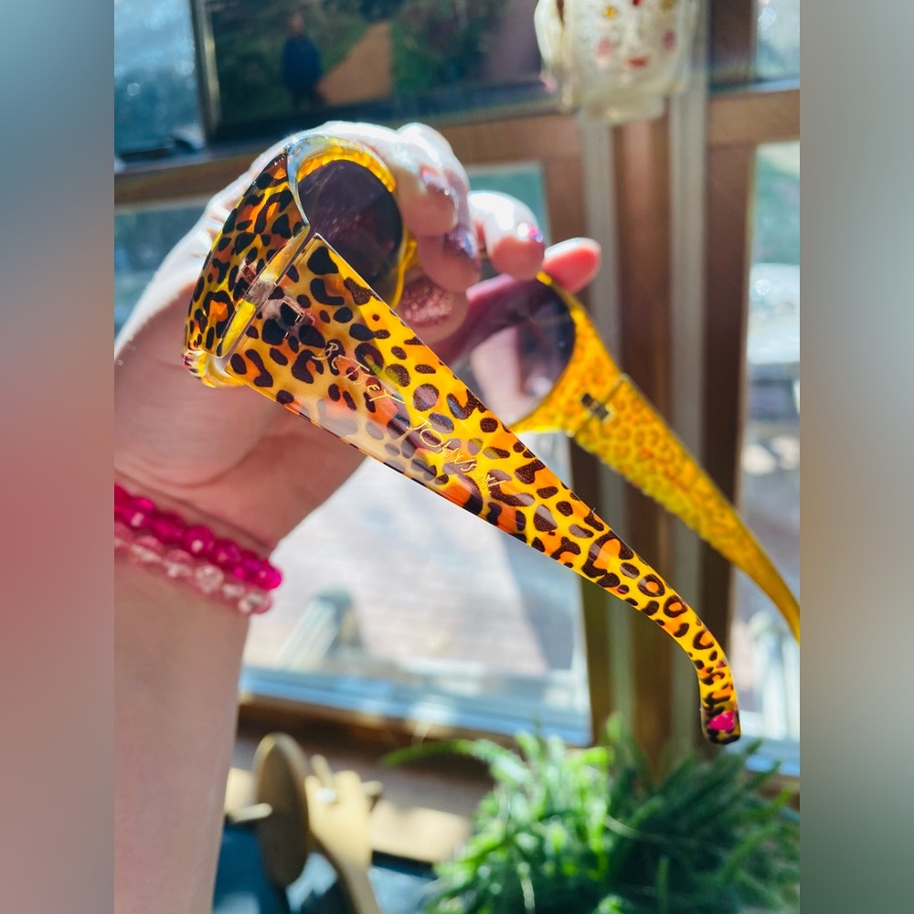 Betsey Johnson Cheetah Print Sunglasses 🐆